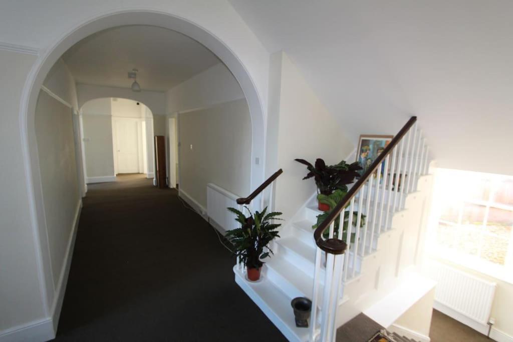 Perfect For Large Family & Friends, Free Parking, Games Villa Reading Dış mekan fotoğraf