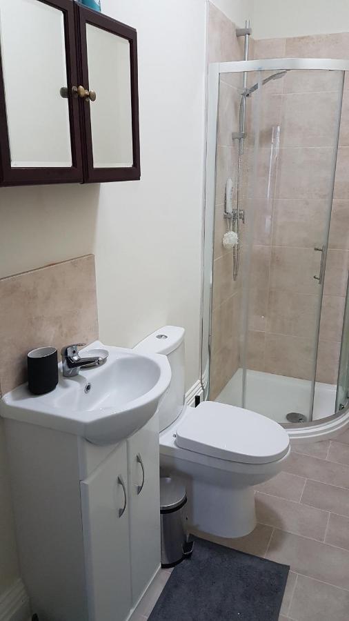 Perfect For Large Family & Friends, Free Parking, Games Villa Reading Dış mekan fotoğraf