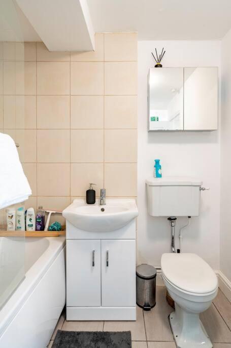 Perfect For Large Family & Friends, Free Parking, Games Villa Reading Dış mekan fotoğraf
