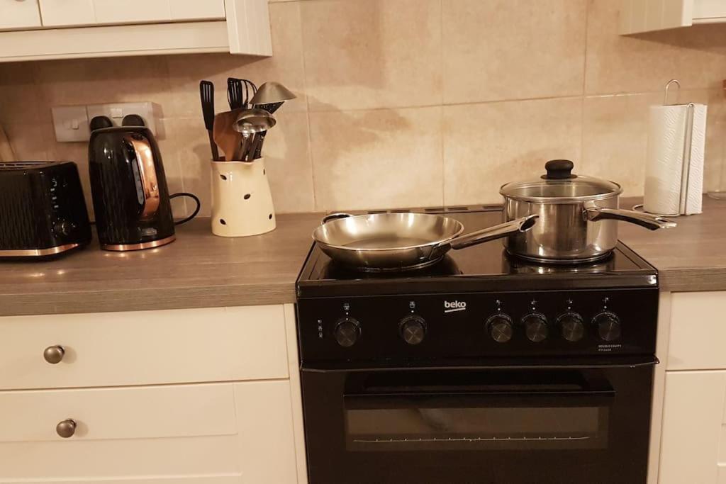 Perfect For Large Family & Friends, Free Parking, Games Villa Reading Dış mekan fotoğraf